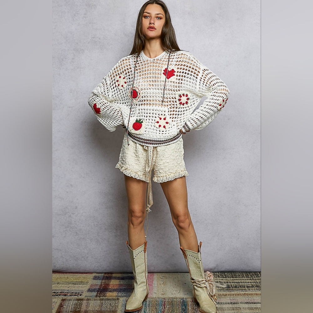 POL Crochet Strawberry Heart Granny Patch Cotton Kangaroo Pocket Hoodie - Picture 5 of 6